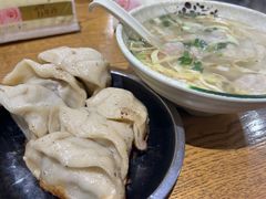 -黄阿姨锅贴大王(万航渡路店)