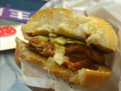 卤辣板烧鸡腿堡-麦当劳(小白楼店)