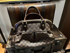 -小飞侠奢侈品回收 寄卖 养护(宝山宝龙广场店)