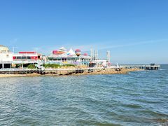 -北戴河碧螺塔海上酒吧公园