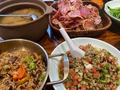 -老滇山寨•云南特色菜•地方菜•民族风情歌舞表演(金碧店)