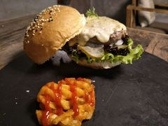 -HIGH FIVE哈福手工汉堡(桂林路店)