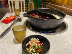 -钢管厂五区小郡肝串串香(蜀都万达店)