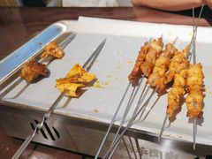 -三个大叔烤羊肉串·歌手驻唱·碳烤鲜肉(西三旗店)
