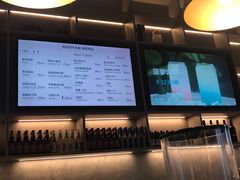 -新华里咖啡书吧(新华书店小寨店)