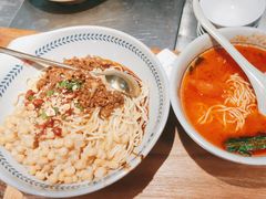 -呼啦面馆·头牌豌杂面(爱琴海店)