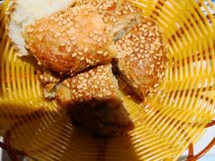 芝麻烧饼-一只羊·铜锅涮羊肉烧烤