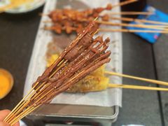 -何妹湿辣牛肉·粤式烧烤砂煲(桂雅路店)