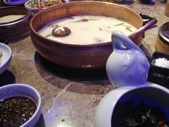 -三人行骨头王火锅(长寿店)