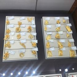 -周大福 CHOW TAI FOOK(新世界百货崇文店)