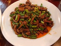 -余杨鸭鸭餐厅