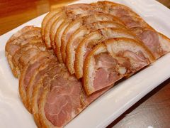 三少酱肘子-娄三少·老北京春饼烤鸭家常菜(方庄店)