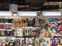 -中百仓储超市有限公司(越秀星汇维港店)