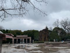 -龙华烈士纪念馆-停车场