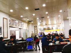 大堂-牛一嘴·兰州牛肉面·大盘鸡(财富中心店)