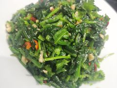 -挂旗柴锅鸡(蚌山区嘉年华店)