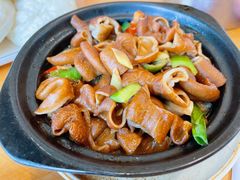 臭豆腐肥肠-红灯笼姥姥饭店·江景餐厅