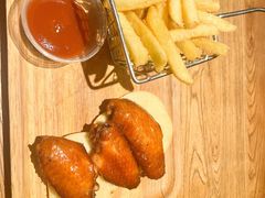 鸡翅配薯条-JamaicaBlue Cafe(乌鲁木齐中路店)