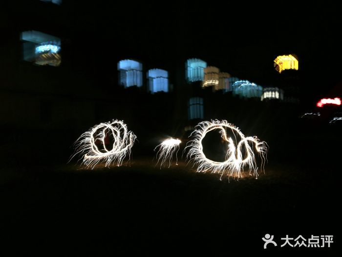 百里峡七彩艺术小镇图片