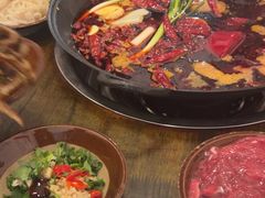 -黄潇洒老火锅(九眼桥宏济巷店)