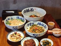 -李犟大爆鳝面·手工蟹黄包(湖滨西湖店)