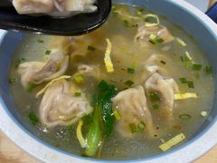 三鲜牛肉馄饨-老新隆牛肉锅贴(新街口店)