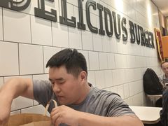 -麦当劳(上海虹桥站30B检票口楼上)