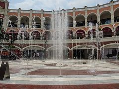 -佛罗伦萨小镇广佛名品奥特莱斯(疏港路店)