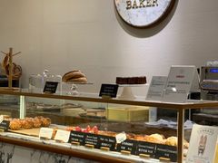 面包甜点陈列柜-WHEAT&BAKER-麥(凯德来福士店)