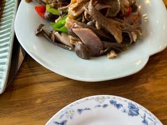 鹿茸菌炒腊肉-妈妈的味道(和顺古镇店)