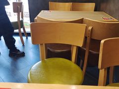 用餐区-吉胜克·汉堡炸鸡(南开三马路店)