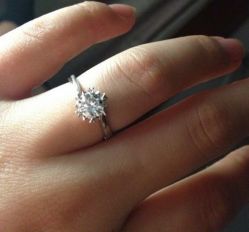 -威德钻石-克拉钻大本营(南京东路店)