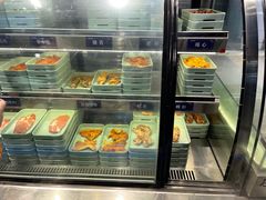 面包甜点陈列柜-蚝英雄鲜蚝自助专门店(长楹天街直营店)