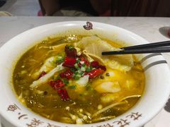-渝是乎酸菜鱼(龙旗购物中心店)