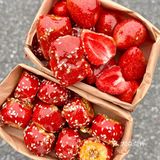 冰糖葫芦爱上了冬天，回味童年冰糖草莓冰糖秋葵