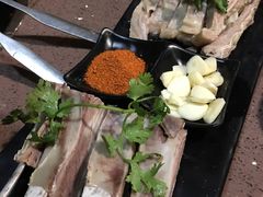 手抓羊肉-阿西土陶牦牛汤锅