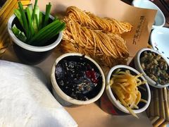 -丁里羊肉小镇(天鹅湖总店)