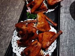 脆皮炸乳鸽-御花园·粤菜·海鲜火锅(中山公园店)