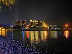 -万绿园