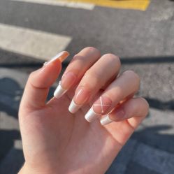 -芊屿芊浔美甲