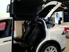 -TESLA 特斯拉(上海太古汇体验店)