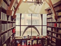 -钟书阁(松江泰晤士小镇店)