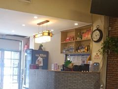 大堂-超越炭火牛蛙火锅鸡(河东店)