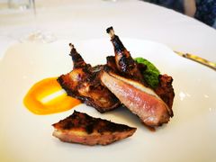 炙烤乳鸽配青豆碎佐旱金莲花醋汁-Jean Georges