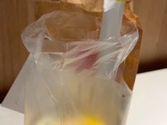 -麦当劳(上海虹桥站30B检票口楼上)