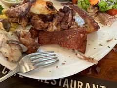 -Chom Cafe and Restaurant