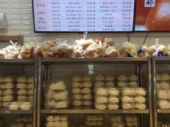 面包甜点陈列柜-白玉兰食品(甜云店)
