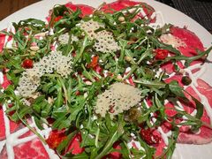 威尼斯风味生牛肉薄片配芝麻菜-IL TEATRO 精品意大利餐厅