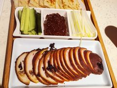 烙馍卷肘子-老浒记烤鸭-北京菜(琉璃厂店)
