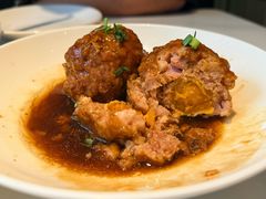 鸭蛋黄狮子头-梅飞酒家(桑园路店)